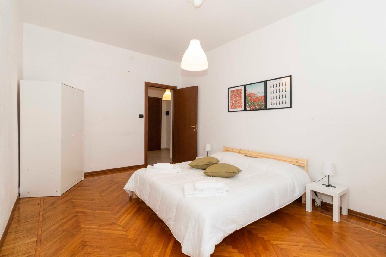 Rivoli Subway Roomy Flat * Turyn