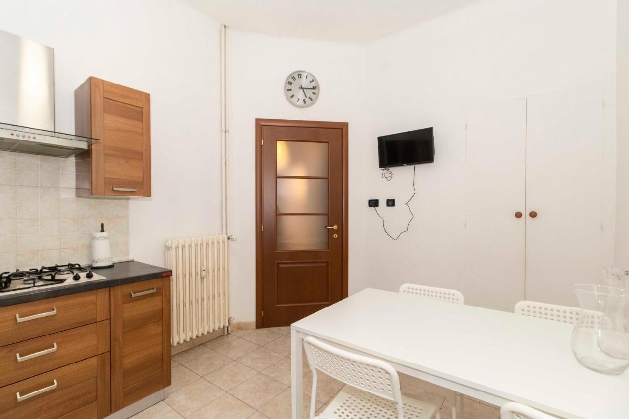 Apartament Rivoli Subway Roomy Flat *